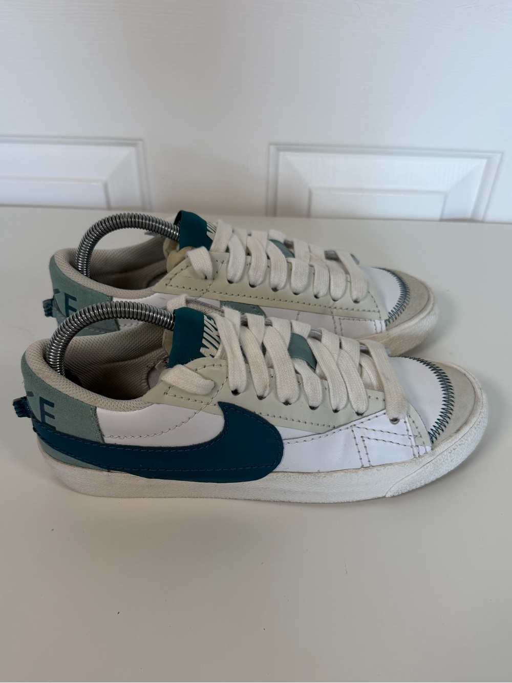 Nike Women’s Blazer Low‎ ‘77 Jumbo Sneakers Size 9 In White And Teal